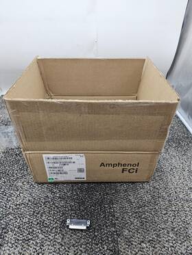 Amphenol Id25p33e4gx00lf Qty 160 D-sub Standard Connectors Dsub R/a Stb 25p