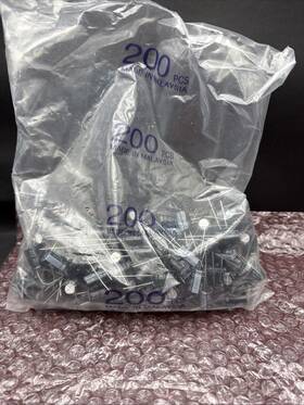 Nichicon B2137 Lot Of 200 Uvz1h331mpd1td Cap Alum 330uf 20% 50v 105c Radial Th New
